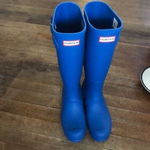 Hunter boots size 7 azure blue with box